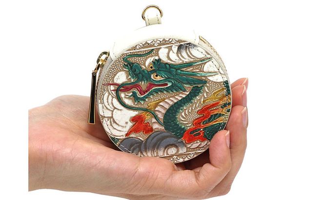 【文庫屋大関】マカロンポーチ 龍＜緑＞【皮革工芸品】 ポーチ ミニポーチ 小物入れ アクセサリー入れ イヤホン入れ 収納 保管ケース 手のひらサイズ  本革 革 皮革 工芸品 工芸 雑貨 ギフト プレゼント 日本製 東京