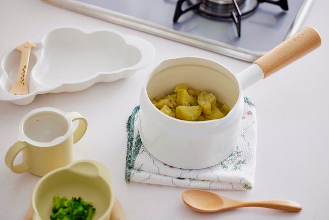 鍋 ミルクパン 14cm MLKP-14 オフホワイト アイリスオーヤマ 小鍋 片手鍋 なべ コンパクト 蓋付き 注ぎ口 ガス火 IH セラミックコーティング 調理器具 キッチン雑貨 