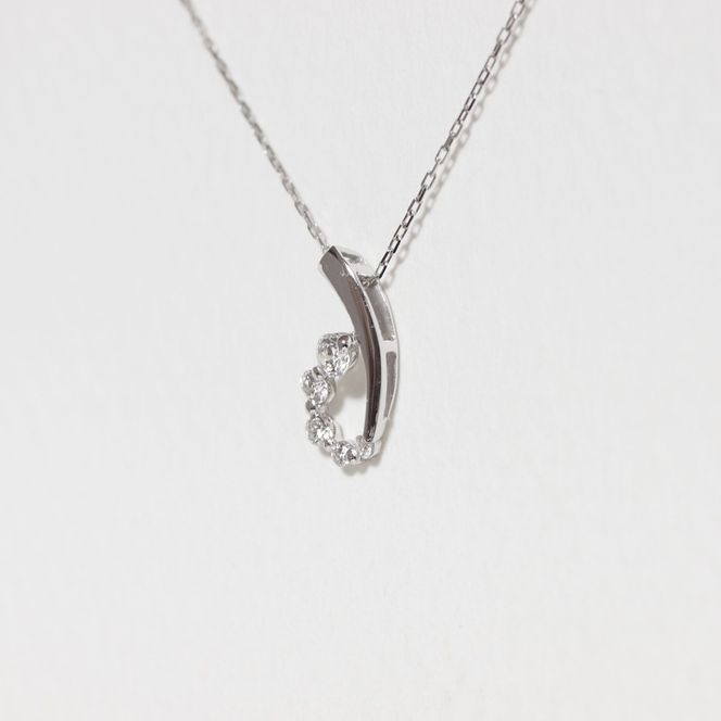 プラチナ 0.12ct グラデーションダイヤモンドペンダント　BQ-204