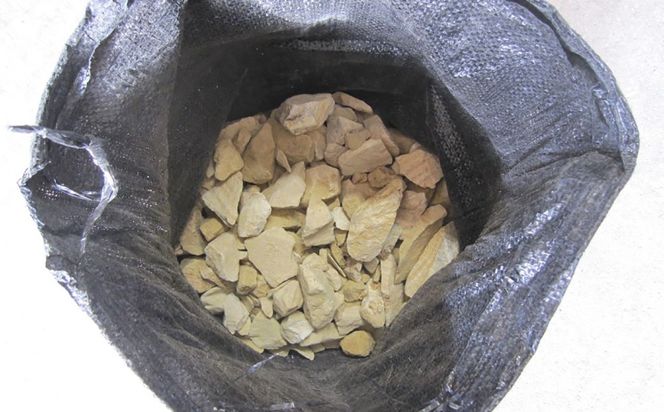 【15個口】庭石、ごろた石 天草小粒（30mm～50mm） 約20kg土嚢袋入り 合計約300kg 天草石 小粒 ブラウン 茶色 小石 石 天然石 庭 熊本県 上天草市