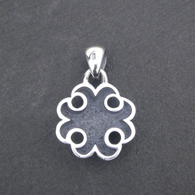 Gothic double cross pendant ゴシック ダブル クロス ペンダント ｜ シルバー アクセサリー 十字架 モチーフ 925 ペンダントトップ ネックレス チャーム ジュエリー アクセ ファッション ハンドメイド 人気 シンプル ギフト プレゼント 年末年始 お中元 お歳暮 内祝い 快気祝い