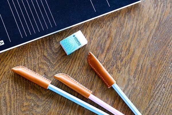 栃木レザー えんぴつキャップ 3個 セット 日本製 本革 キャメル ペン先保護 芯折れ防止 外れにくい コンパクト ミニサイズ 文房具 高級感 学生 ビジネス 革小物 経年変化 ギフト