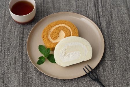 【プレミアム米粉ロールケーキ 人気4本セット】天使のホワイトロール & 焦がしキャラメルロール & 赤の煌きラズベリーロール & 嬉野新緑ロール【グルテンフリー 小麦粉不使用 保存料不使用 贈り物 お歳暮 お中元 お祝 スイーツ デザート ギフト】(H053302)