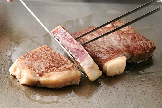 【カネ吉山本】近江牛ステーキ食べくらべセット［吟］［特］［極］2枚ずつ【1.2kg（約200ｇ×6枚）】【Y073W1】（国産牛　和牛　ブランド牛　ブランド和牛　黒毛和牛　牛肉　肉　高級　人気　おすすめ　神戸牛　松阪牛 に並ぶ 日本三大和牛 近江牛）