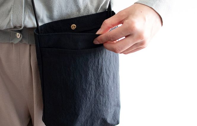 G2848 ミニショルダーバッグ KONBU(R)【ブラック 撥水素材 ナイロン生地 日本製 軽量 ファッション】