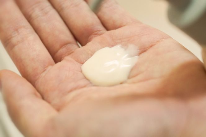 華密恋 ボディミルク 150mL [カミツレ研究所 長野県 池田町 48110799] カミツレン カミツレ いい香り