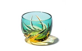 江戸切子 ぐいのみ 「焔」 琥珀纏/グリーン 【玻璃匠山田硝子】切子 グラス 工芸品 伝統工芸 酒器 クリスタルガラス 