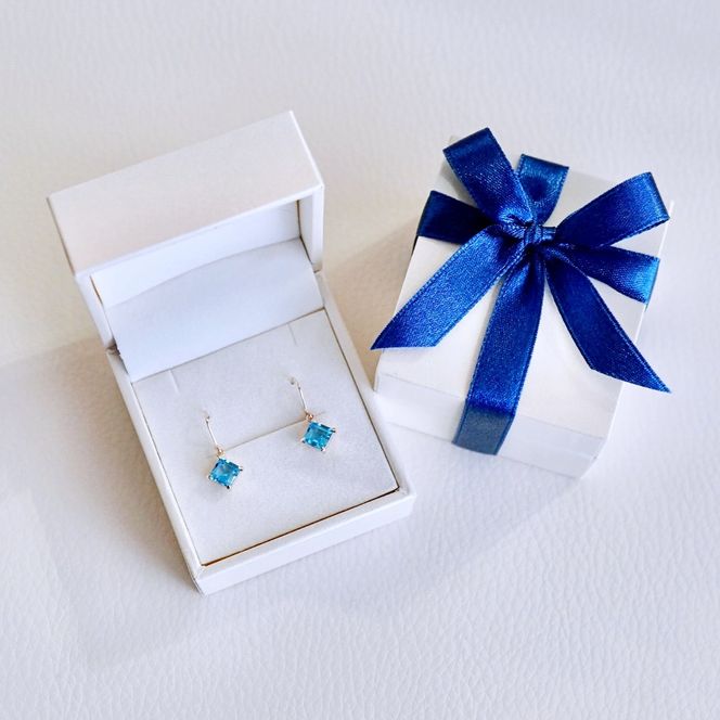 【ジュエリー】K10 イエローゴールド ブルートパーズ 揺れる ピアス 保証書付 SE-2851 242-005-c