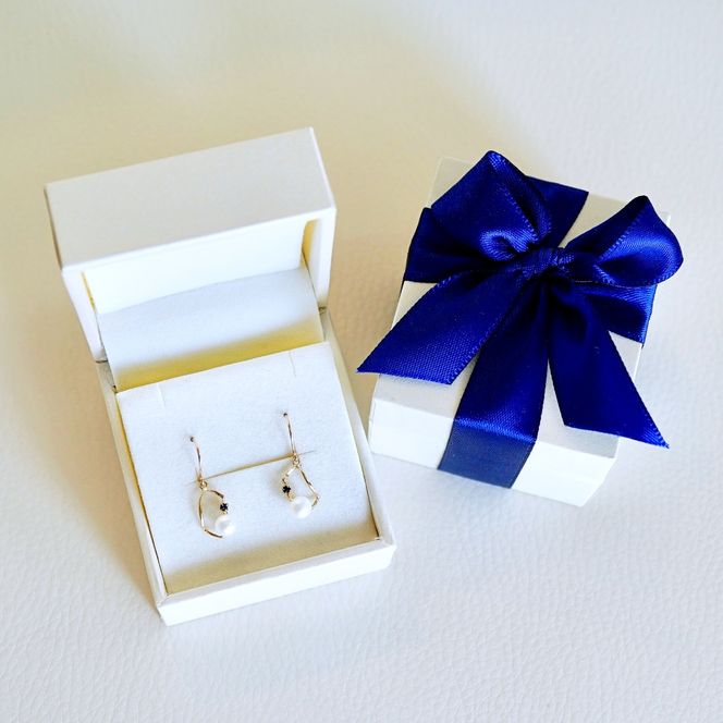 K10YG(10金) イエローゴールド 揺れる サファイア&パール ピアス 保証書付 G-034 242-044-b