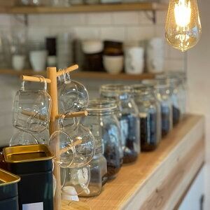 【ふるさと納税】＜選べる金額＞cafe bloom お食事券 3,000円分・5,000円分 ランチ ごはん ご飯 副菜 野菜サラダ 温泉卵 スープ スイーツ 自家焙煎珈琲 コーヒー サンドイッチ 荒湯キャラメルチーズケーキ カフェ チケット 飲食 昼食 商品券 兵庫県 新温泉町 送料無料