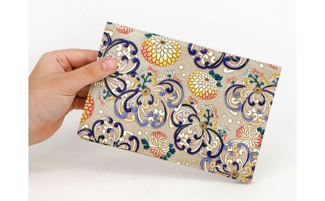 【文庫屋大関】パーソナルホルダー　乱菊＜青紫＞【皮革工芸品】 民芸品 雑貨 日用品 菊柄 菊デザイン モダン 