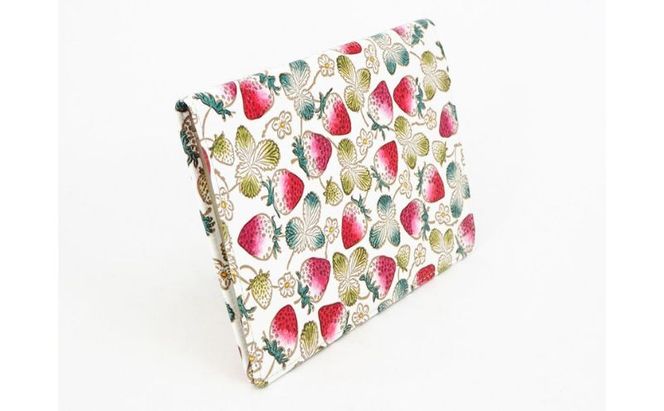 ケース パーソナルホルダー いちご 文庫屋大関 ポーチ 通帳ケース 通帳入れ カードケース パスケース 通帳 お薬手帳 収納ポーチ 保管ケース 本革 革 皮革 雑貨 おしゃれ 日本製 東京