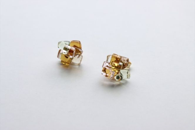 159-2053-05　《コラージュ》ピアス（イエロー×グリーンティント）【 神奈川県 大磯町 レディースジュエリー ファッション小物 誕生日 お祝い ギフト 贈り物 ファッション 】