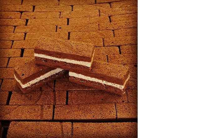 【1.1-14】クーベルチュールチョコレートを惜しみなく使用した自慢のチョコレートケーキ“レアン”