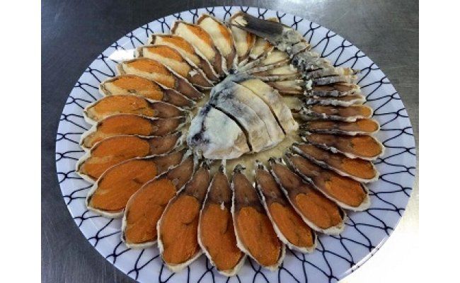 琵琶湖産天然ニゴロブナ　鮒寿し（子持）１尾【D004W】（滋賀県　近江八幡市）