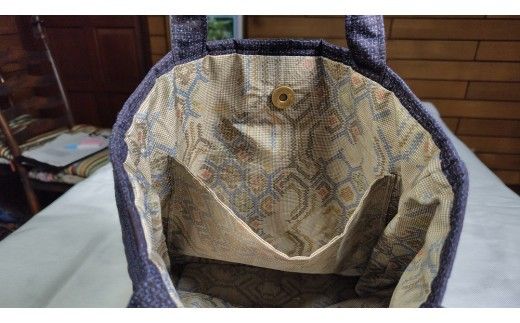 本場 結城紬 総絣 リメイク 亀甲紺トートバック 本場結城紬 手作り [BN025ci]
