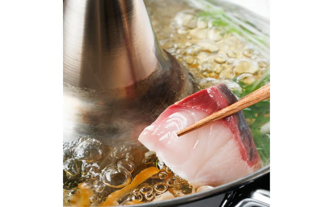 ＼2026年12月25日発送！先行予約／海の匠 ブリ スキンレスロイン (1kg) ぶり 鰤 刺身 国産 魚 海産物 海鮮丼 ぶりしゃぶ 冷蔵 【JP003-1225】【三共物商】
