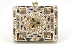 【文庫屋大関】三つ折りミニ財布　カロ（ブラック）【皮革工芸品】 ファッション 小物 民芸品 お札 カード 小銭 手のひらサイズ コンパクト 大人 タイル 牛革 手作り 国産 