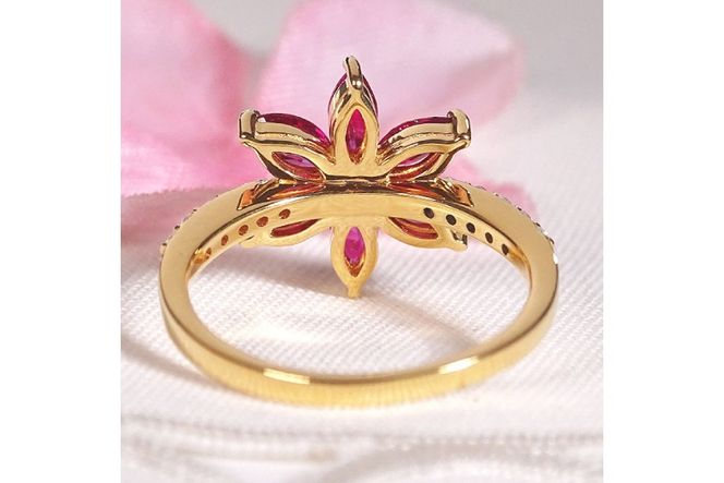 指輪 K18YG イエローゴールド ルビー マーキス フラワー ダイヤモンド 0.17ct レディース 5〜16号 花 カラーストーン 誕生石 ジュエリー 【 f301-ru-k18yg 】[オーダーメイドジュエリーメイ 山梨県 韮崎市 20745622] リング 大人ジュエリー デザインリング