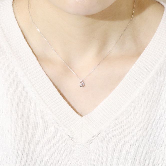 プラチナ 0.05ct しずく型ダイヤモンドペンダント　BQ-213