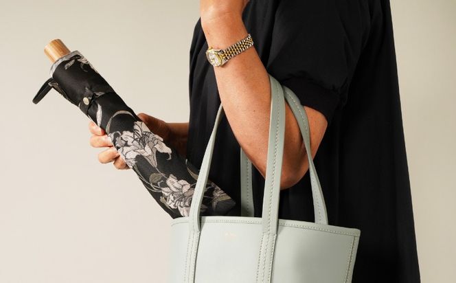 CB044【槙田商店】晴雨兼用折りたたみ傘　絵おり　百合　黒