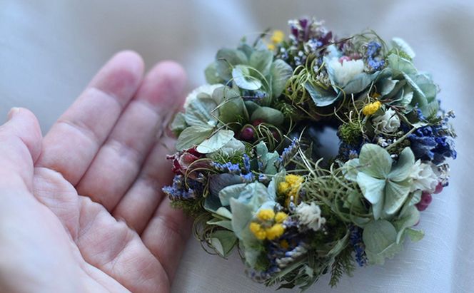 こだわりを紡いだドライフラワー リース（小） インテリア 雑貨 壁掛け 植物 お花 おしゃれ 玄関 リビング ドア 店舗 お店 飾り お花のリース 