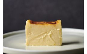 シェフが辿り着いた【黄金比率チーズケーキ】500g 172111_CP012