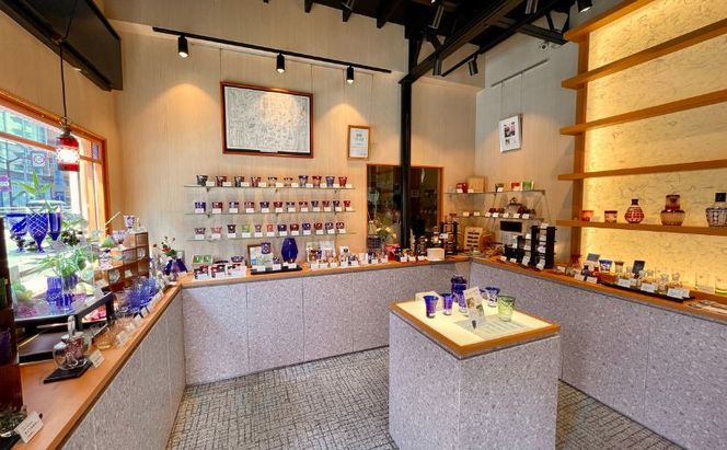 すみだモダン 江戸切子 六角篭目 黒色 粋と技シリーズ ヒロタグラスクラフト 桐箱入り 切子 グラス 切子グラス 江戸 コップ ロックグラス 水割りグラス 民芸品 工芸品 伝統工芸品 ギフト 贈り物 プレゼント 東京 東京都 墨田区