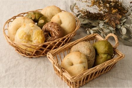 【定期便3回】自家製天然酵母のベーグルセット【パンと器のコネル】 【パンと器のコネル もっちりベーグル 国産小麦 パン 自家製 天然酵母 玄米麹 朝食 おやつ】(H094118)