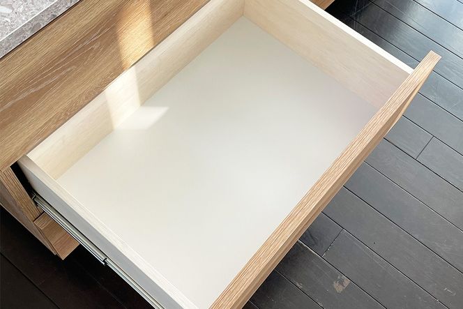 ドゥーロ チェスト 600×3【完成品 石柄 脚付き 収納家具 3段 スリム ナチュラル】(H062366)