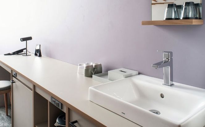 レフ沖縄アリーナ by ベッセルホテルズ スーペリアツインルーム 1泊2日 宿泊券 (1〜2名様/朝食付き) 宿泊利用券 沖縄旅行 ホテル チケット ギフト 沖縄市 / 株式会社すこやかホールディングス[BCAP003]