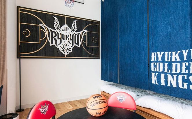 レフ沖縄アリーナ by ベッセルホテルズ 琉球ゴールデンキングスルーム 1泊2日 宿泊券 (1〜4名様/朝食付き) 宿泊利用券 沖縄旅行 ホテル チケット ギフト 沖縄市 / 株式会社すこやかホールディングス[BCAP006]