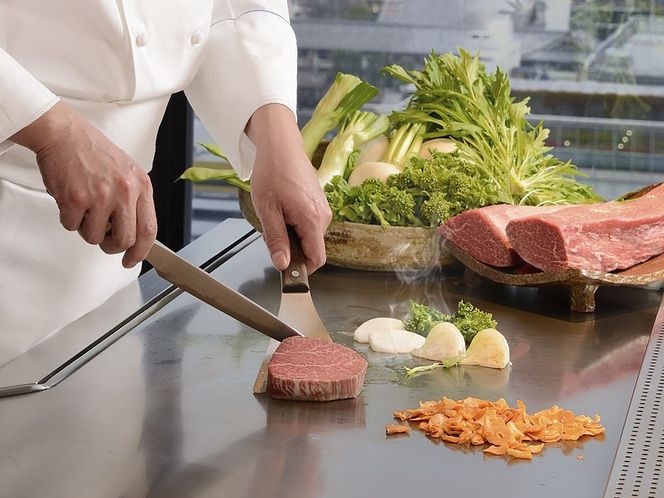 【ホテルグランヴィア京都／15階 鉄板焼 五山望 】レストランペアチケット(ディナー)［ 京都駅直結 人気ホテル  ホテル最上階 京都の街並みを一望 ディナー コース料理 2名様分 人気 おすすめ 食事 グルメ 旅行 観光 ホテル ふるさと納税 ］ 261009_A-LA109