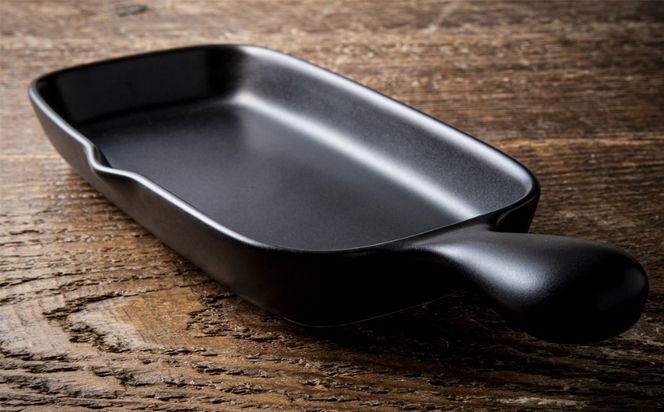 【萬古焼(ばんこやき)】Handmade土鍋 弥生陶園　職人が一つ一つ丁寧に成形し焼き上げる、こだわりの逸品　土鍋の国内生産80％のシェアを誇る伝統の萬古焼　TS-612 角グリルプレート（ハーフ）２個セット（黒釉）鉄より軽い！手間いらずの耐熱陶器製「魚焼グリル対応」【プレート、魚料理、肉料理、朝ごはん、朝食、目玉焼き、野菜、グラタン、アヒージョ、簡単、ペア、耐久性、人気、おすすめ、旨み、うまみ】