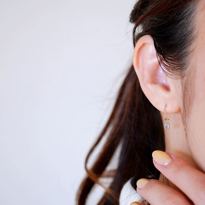 【ジュエリー】K10 イエローゴールド  ブルートパーズ 揺れる ピアス 保証書付 SR-2223 242-001-d