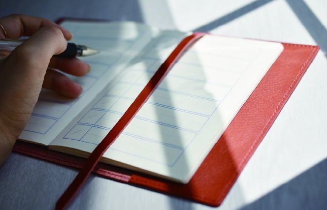 G2819 【スピード発送】本革ブックカバー 文庫サイズ（レッドオレンジ）