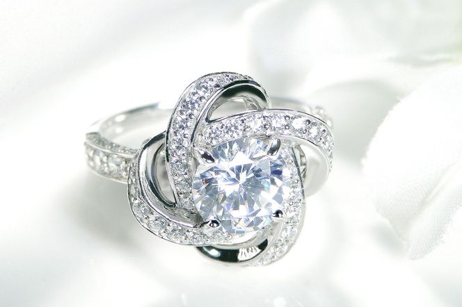 【鑑定書付】Pt950 センター 大粒1.4カラット【H-SI2-Good】ダイヤモンド リング【2.4ct】 CSR0224-pt SWAV074