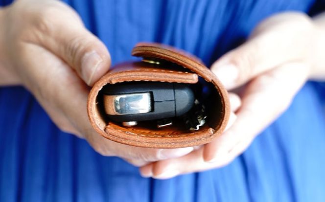 マグネット留めのキーケース 糸島市 / LADIES＆GENTLEMEN 本革 革製品[ADK076]