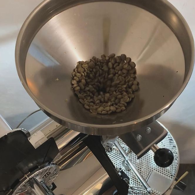 【定期便10ヶ月】スペシャルティーコーヒー定期便（豆200g 2種）合計4kg