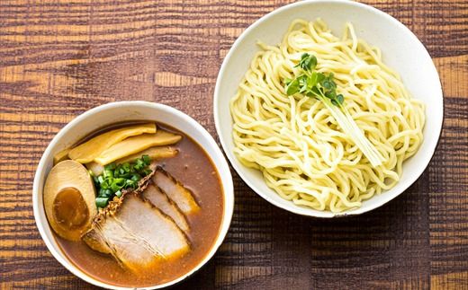 うま辛 つけ麺340g（2食入り）×2パック（4食分） 北海道で人気 ラーメン ちぢれ麺 釧路ラーメン 冷蔵 森谷食品 一人暮らし セット おかず ご当地グルメ 北海道 釧路町 釧路超 特産品 121-1224-141-002