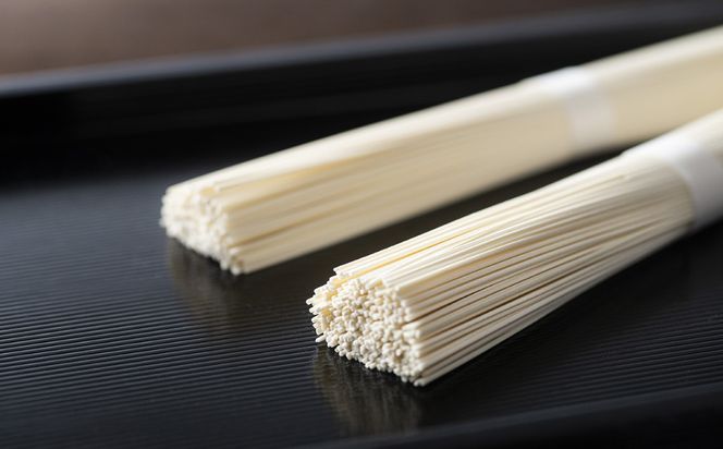 四日市認定地場特産品【泗水十貨店（しすいじっかてん）】九鬼太白純正胡麻油使用　手延べそうめん（５束）手提げ袋付き