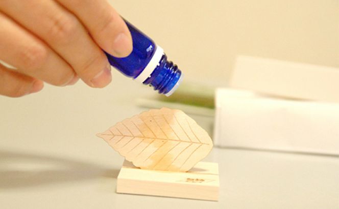 世界自然遺産白神山地から生まれたアロマ「青森ひば」精油 5ml ディフューザー付 アロマグッズ 