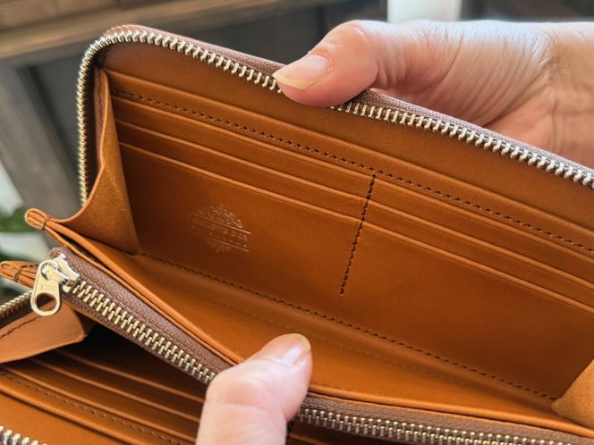 革職人が作った牛革ラウンドファスナー長財布［CML］ 304018_AX26VC01