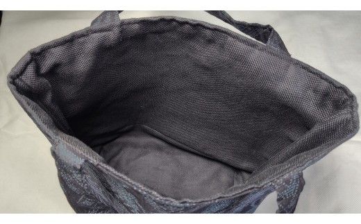 本場 結城紬 160 亀甲 リメイク トートバック （有栖柄） 本場結城紬 手作り バック [BN030ci]