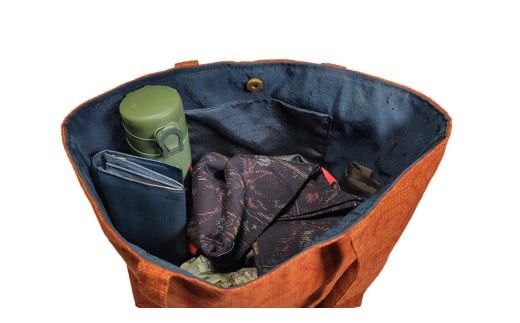 結城紬 リメイク 横長 トートバック （茶亀甲柄） 本場結城紬 手作り バック [BN029ci]