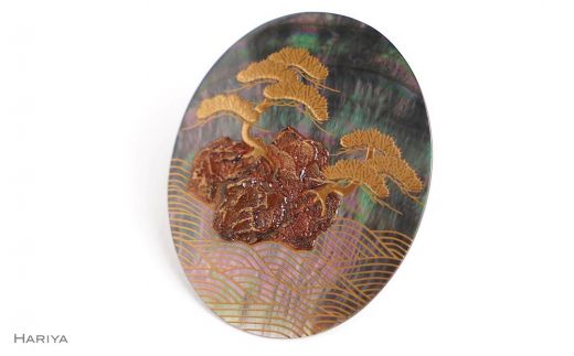 松島蒔絵 黒蝶貝ブローチ 蒔絵 漆 黒蝶貝 松島 うるしアート ハンドメイド ブローチ アクセサリー ギフト 伝統工芸 工芸品 国産 日本製 復興 震災 コロナ 能登半島地震復興支援 北陸新幹線 F6P-1501