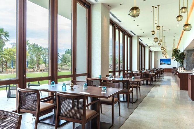 159-2015-61　大磯プリンスホテル　S.DINING「季節のセミブッフェ」ペアランチ券