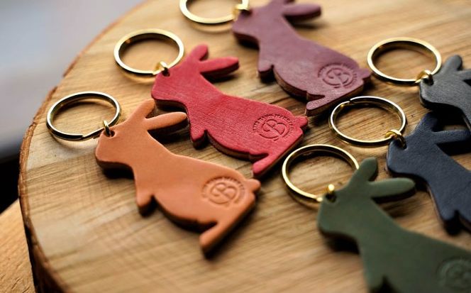 【経年変化を楽しむ】本革 うさぎのキーリング(2点セット) 鍵 革小物 糸島市 / BLESS[AAA035]