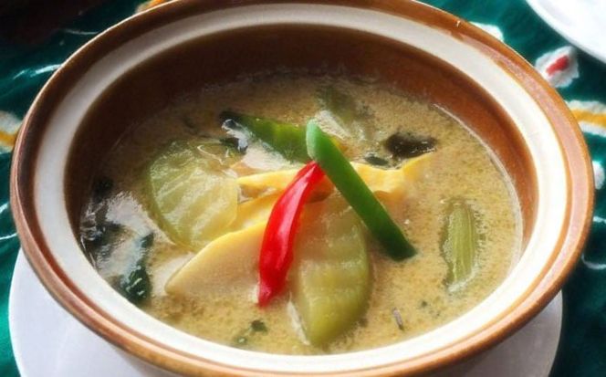 【全3回定期便】糸島グルメグランプリ受賞！タイカレー2種セット（ココナッツグリーンカレー・ココナッツレッドカレー） 糸島市 / ドゥワンチャン エスニック 辛口[AIQ003]