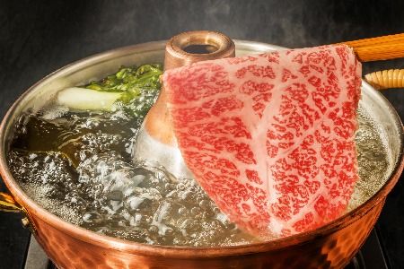 艶さし！【A4～A5】佐賀牛しゃぶしゃぶすき焼き用(ロース肉・肩バラ肉・モモ肉)1kg(500g×2P)【肉 牛肉 ブランド牛 黒毛和牛 ふるさと納税】(H112110)